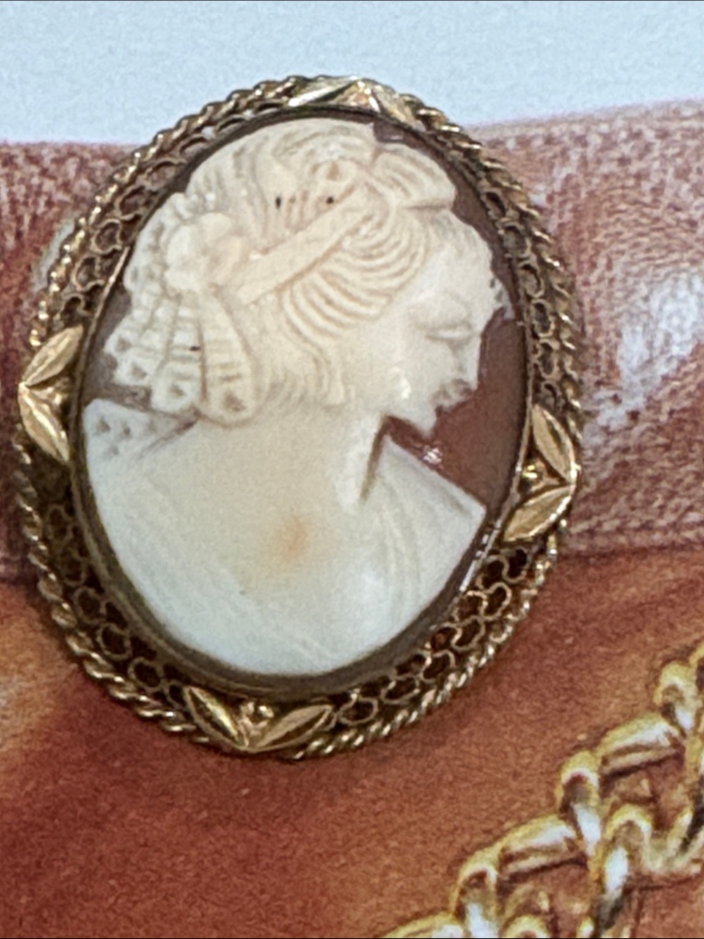 Antique 12 k  Gold Filled Cameo Brooch Pendant